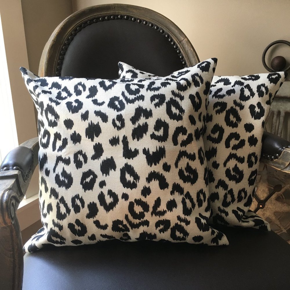 ONLY 2 LEFT! LEOPARD PRINT THROW PILLOW 18" X 18" - Picture 1 of 6
